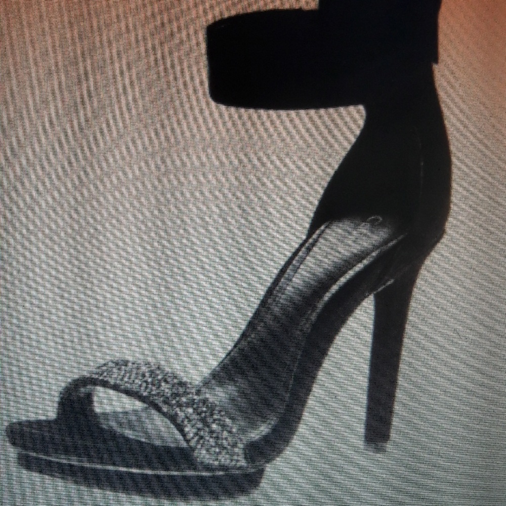 Calvin Klien Women's Victoria Shade Platform Pump